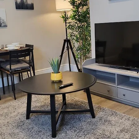 Park House Modernised 2 Bedroom * Leeds (West Yorkshire)
