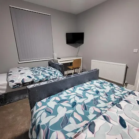 Park House Modernised 2 Bedroom *
